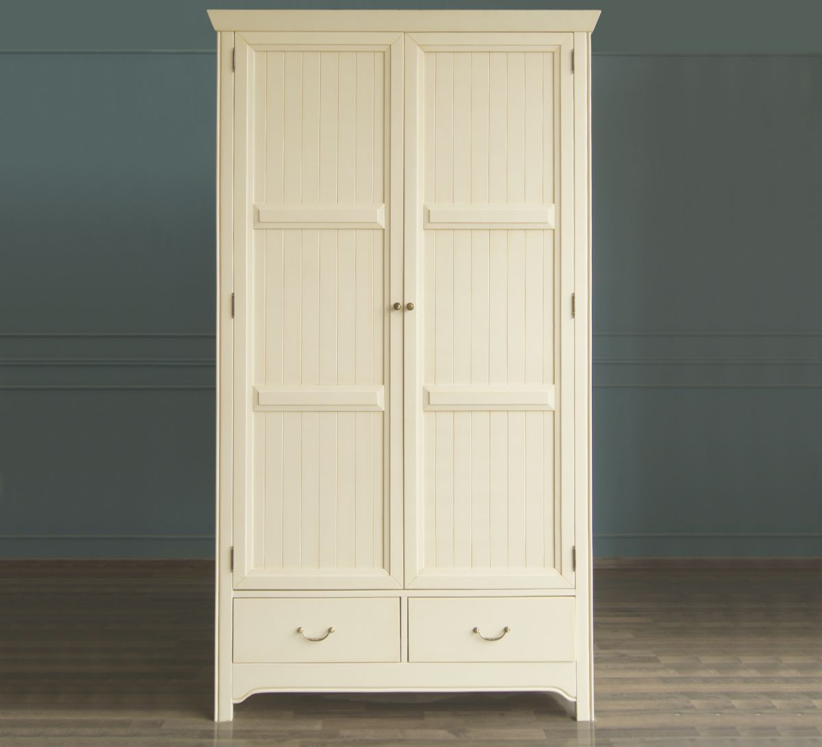 Бежeвый шкаф "Olivia"