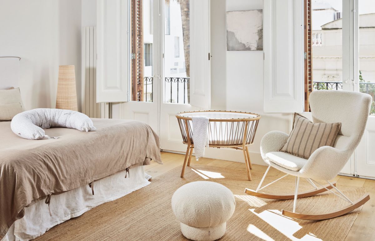 Кресло-качалка Vania из белой ткани букле