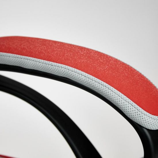 Кресло PILOT кож-зам-ткань, черный перфорированный-св.серый-красный, 36-6-06-TW-14-3D красный