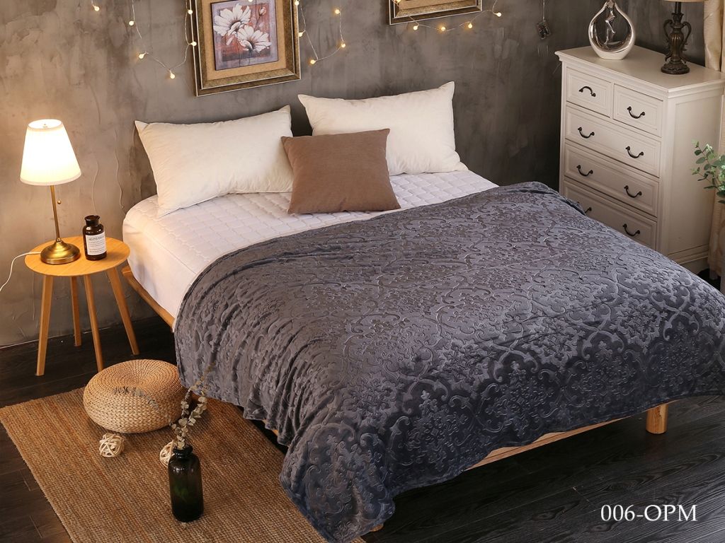 Наволочка Н-040-006-pvm Венеция 40х40 однотонная с тиснением микрофибра AlViTek