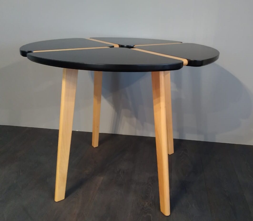 Стол обеденный ЧЕРНЫЙ D90, столешница МДФ, основание массив дуба TCT-1612